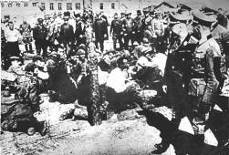 Гиммлер посещает лагерь военнопленных в Минске. Лагерь на Широкой.